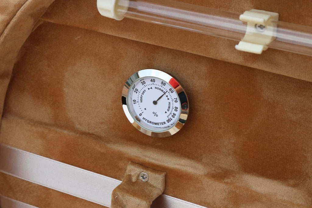 4/4 Violin Case Halfmoon Shape Lightweight with Hygrometer Shoulder Strap Yellow Cream Padding Green Case for Violin (Green)